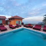 Villa Royal Domain, Entire, Bnbrickeys