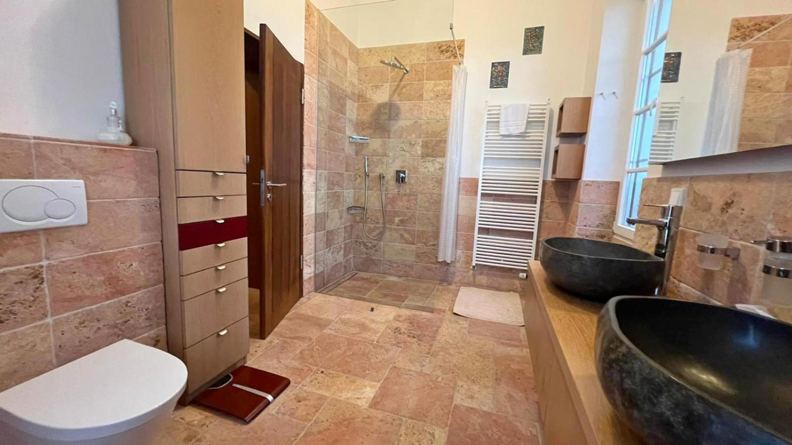 Villa Royal Domain, Entire, Bnbrickeys *