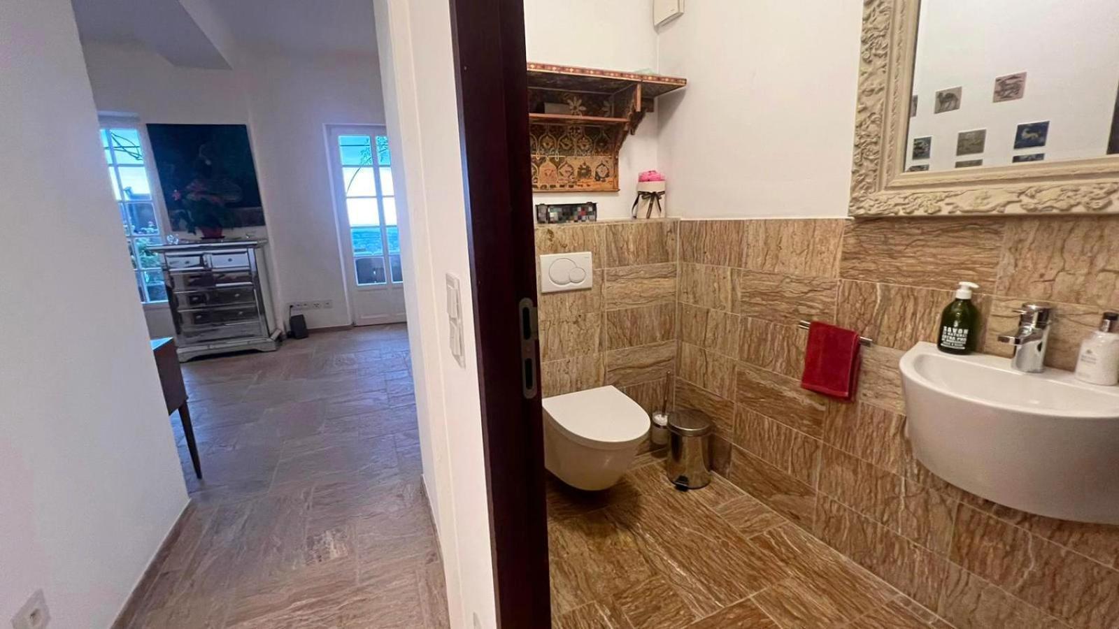 Villa Royal Domain, Entire, Bnbrickeys *