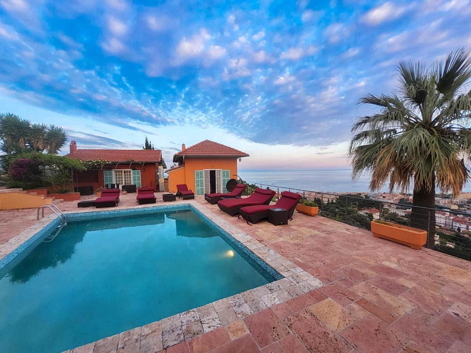 Royal Domain, Entire, Bnbrickeys Villa *